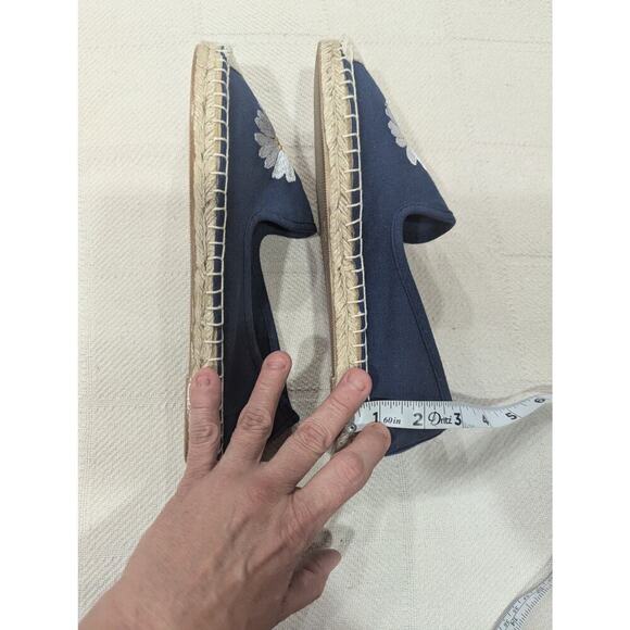 Blue canvas espadrilles w/daisy embroidery Walk With Me by Coldwater Creek 8 - Picture 7 of 8